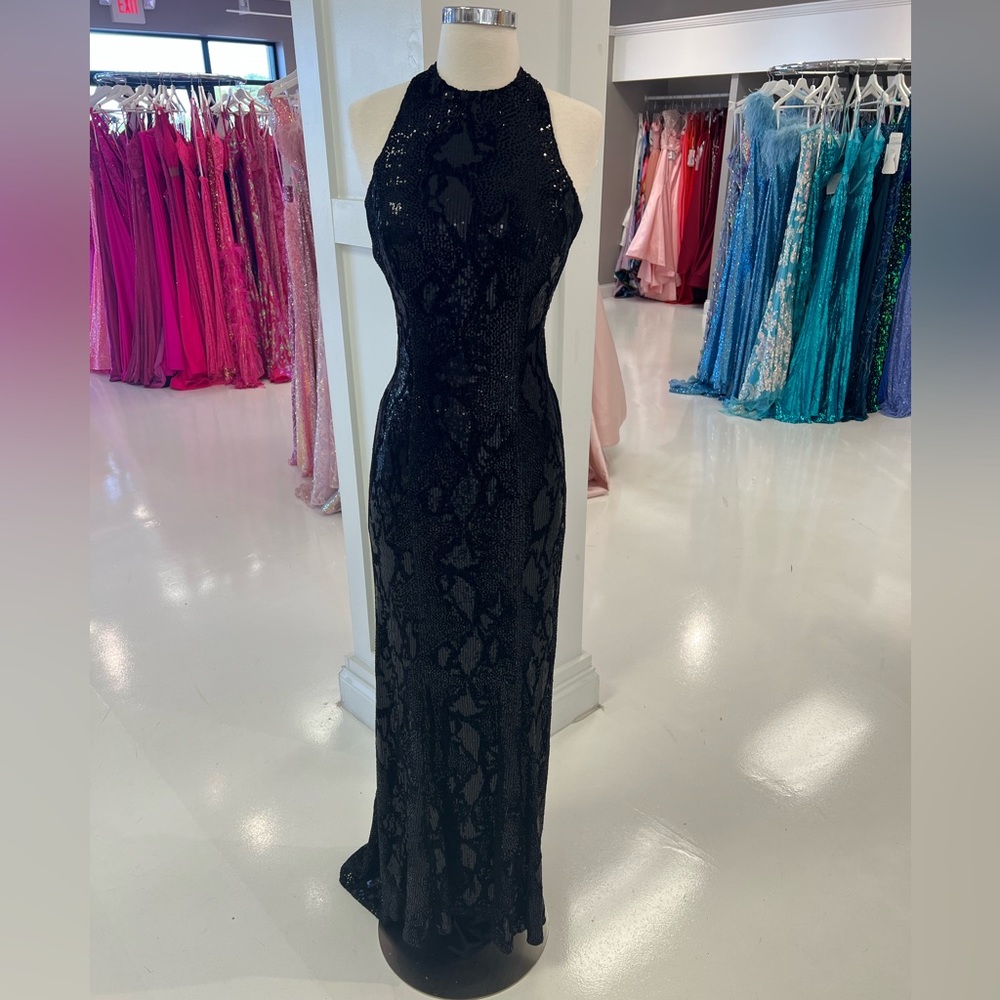 Blush Prom C1021 black size 4